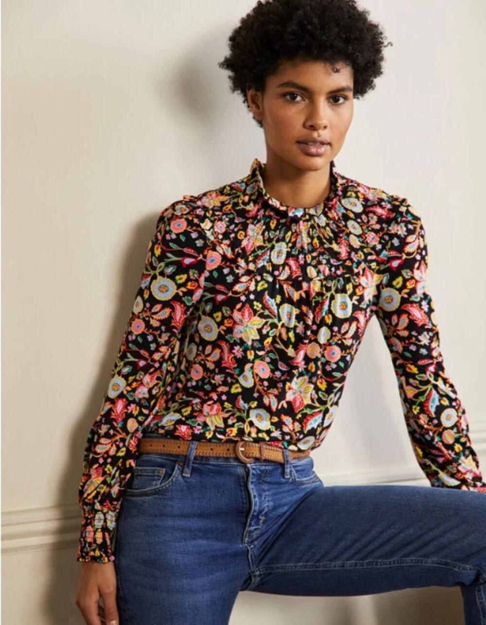 Boden Womens 6 Black Multi Vibrant Floral Smocked Neck Jersey Blouse Casual